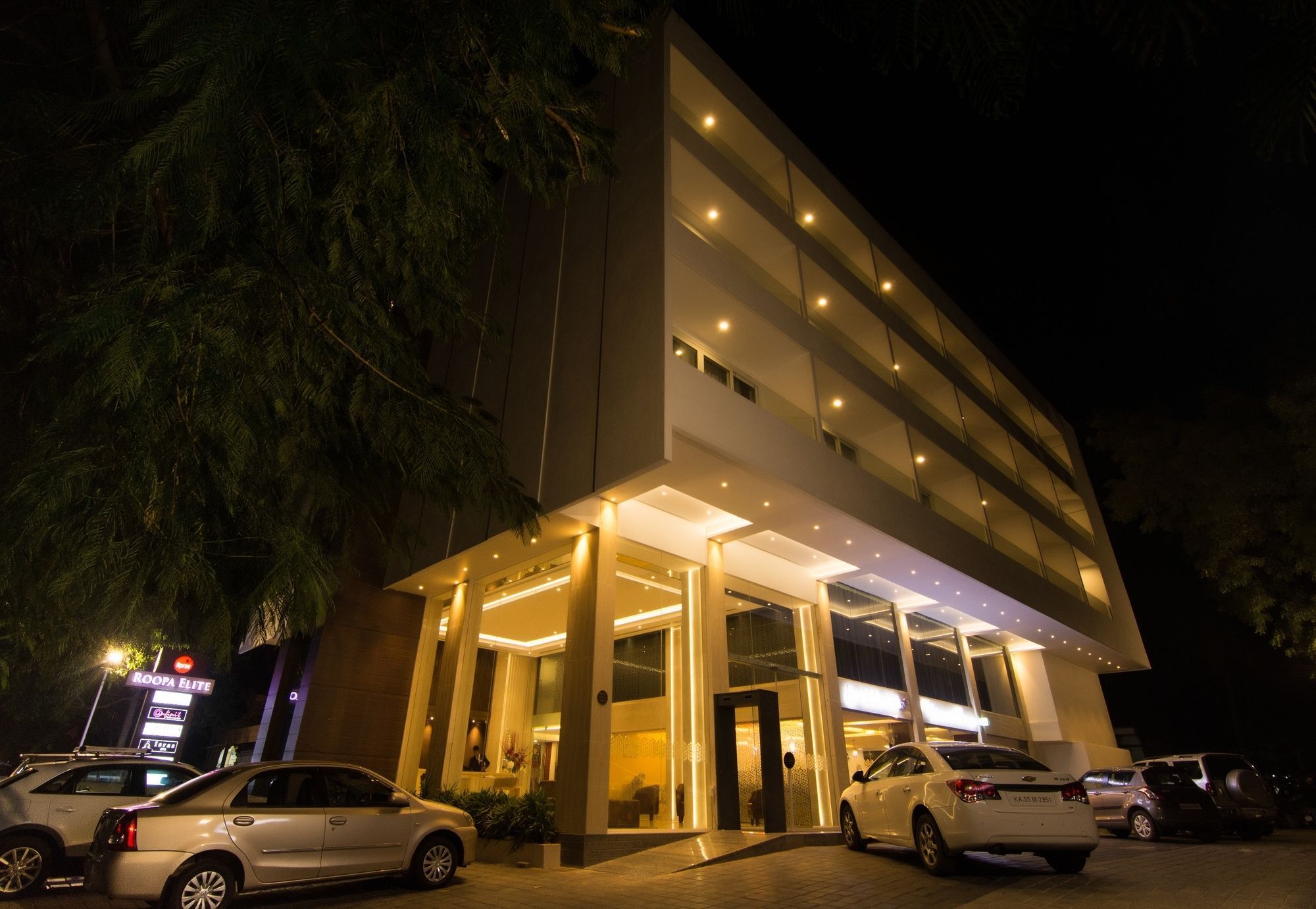 Roopa Elite Hotel Mysore Exterior photo
